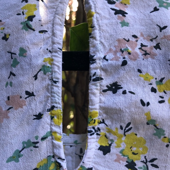 🦋 LUCKY BRAND SKYLAR PINTUCK FLORAL PRINT TOP! 🤩 - Picture 8 of 10